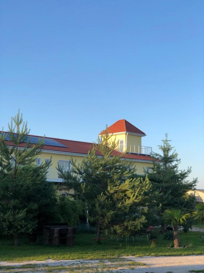 Holiday Centrum Hotel Zatec  Exterior photo