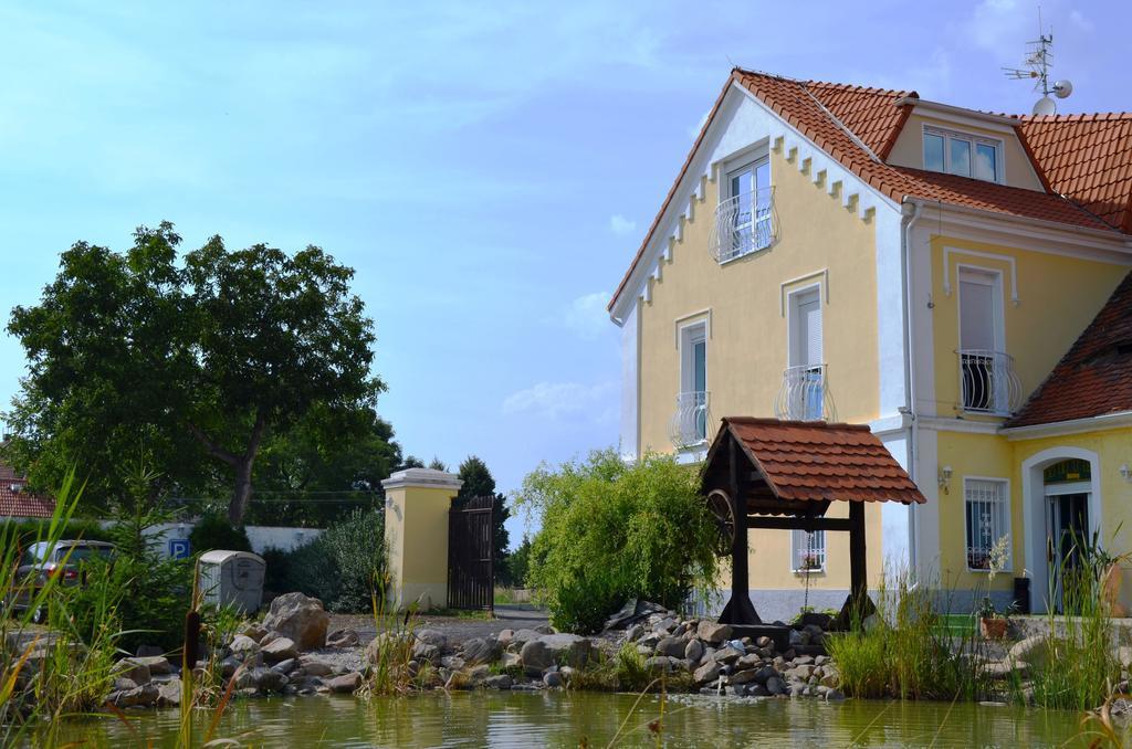 Holiday Centrum Hotel Zatec  Exterior photo