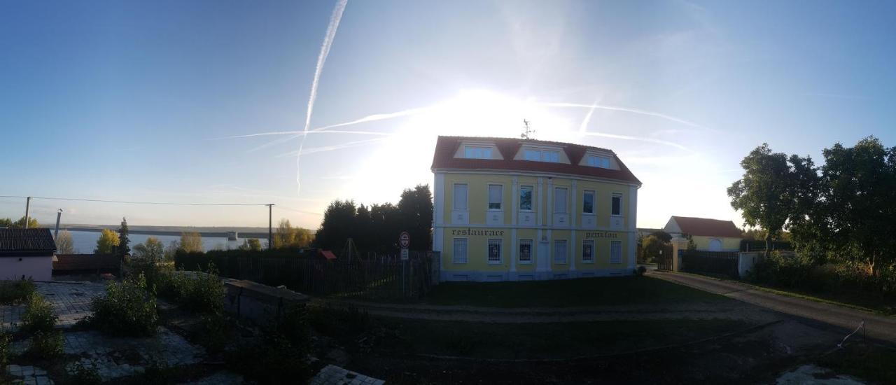 Holiday Centrum Hotel Zatec  Exterior photo