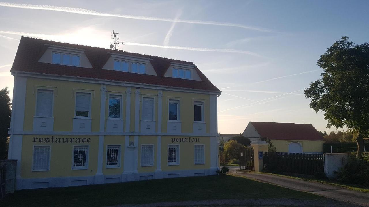 Holiday Centrum Hotel Zatec  Exterior photo